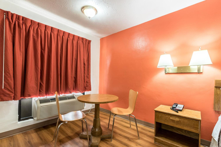 Others 5, Motel 6 Attalla, AL, Etowah