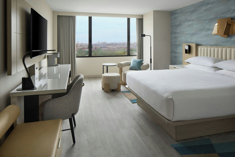Bedroom 4, Toronto Airport Marriott Hotel, Toronto