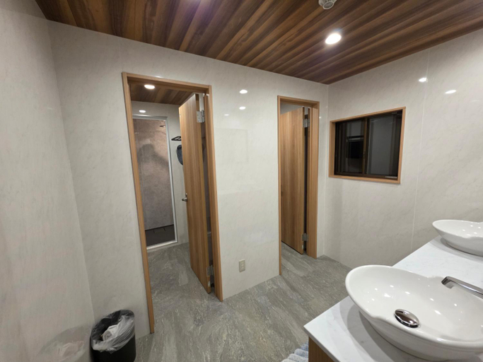Bathroom 3, Hotel Foxtrot Hakuba, Hakuba