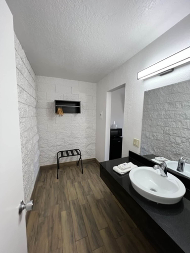 Bathroom 4, Motel 6 Orange, CA - Anaheim, Orange