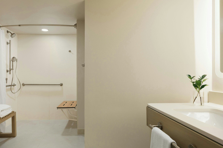 Bathroom 5, Fort Lauderdale Marriott Pompano Beach Resort, Broward