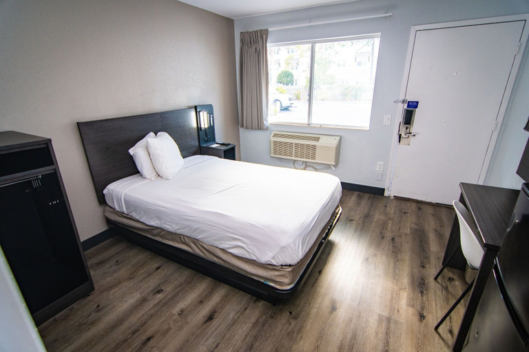 Bedroom 3, Motel 6 Kissimmee, FL - Orlando, Osceola