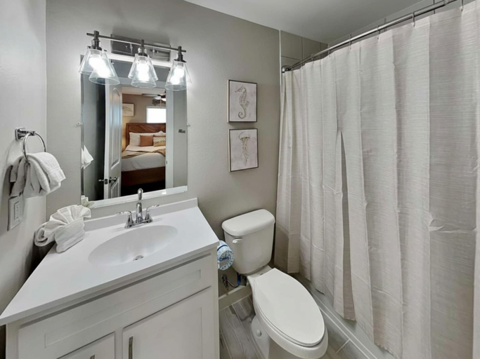 Bathroom 4, The Blue Heron by Silver Sands Vacation Rentals, Nueces
