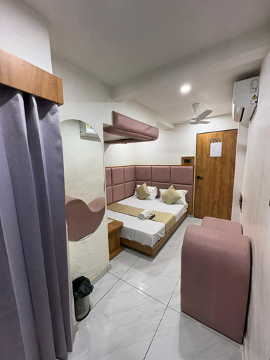 Bathroom 2, Hotel Skyland, Ahmadabad