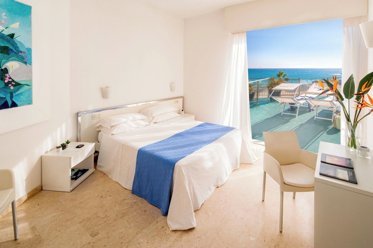 Bedroom 3, Hotel Caravelle Thalasso & Wellness, Imperia