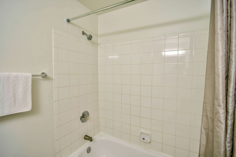Bathroom 4, Studio 6 Deer Valley, Maricopa