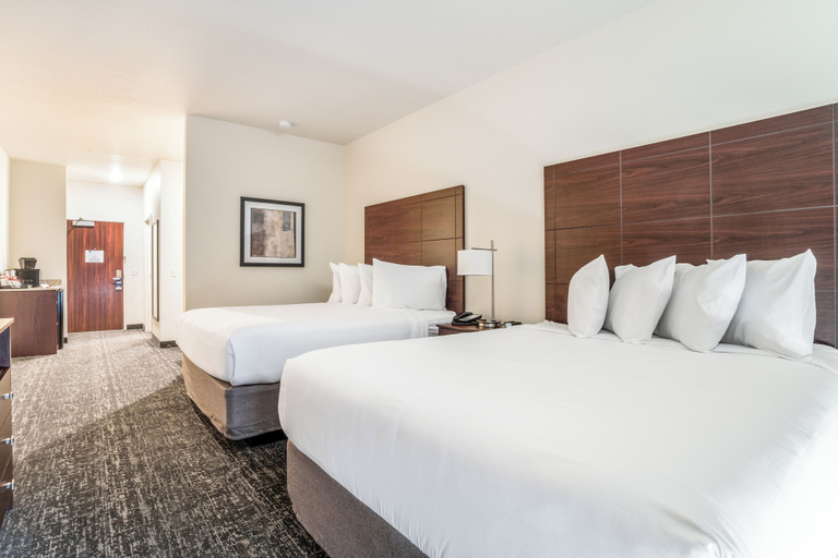 Bedroom 2, Cobblestone Hotel & Suites - Newport, Jackson