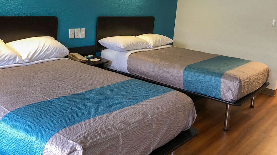Bedroom 3, Motel6 Daytona Beach, FL - Speedway, Volusia