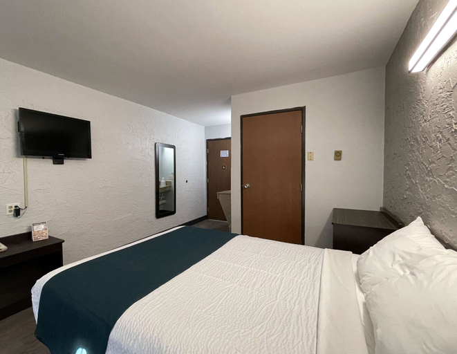 Bedroom 3, Motel 6 Green Bay, WI - Lambeau, Brown