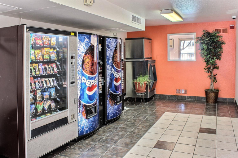 Food & Drinks 5, Motel 6 King City, CA, Monterey