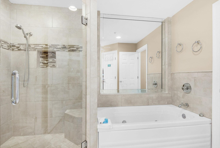 Bathroom 4, Hidden Dunes 1305, Bay