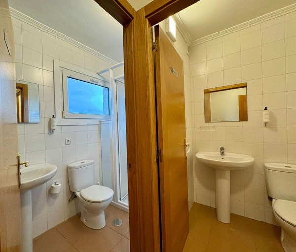 Bathroom 3, Hotel Reigosa, Pontevedra