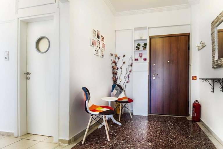 Others 4, Gazi apartment with Acropolis views, Attica
