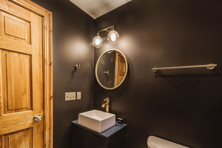 Bathroom 4, Under the Stars by Taylor Made Deep Creek, Garrett