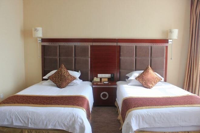 Bedroom 2, Taishan Royal Hotel, Tai'an