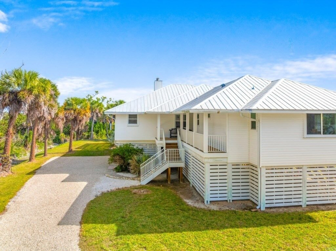 Exterior & Views 2, Osprey House 4 Bedroom Home by RedAwning, Lee