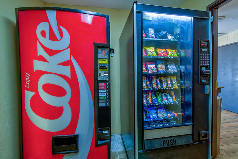 Food & Drinks 5, Motel 6 Arlington, TX, Arlington