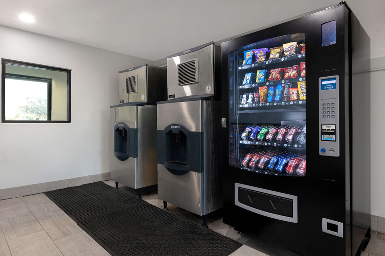 Food & Drinks 5, Motel 6 San Antonio, TX - West SeaWorld, Bexar