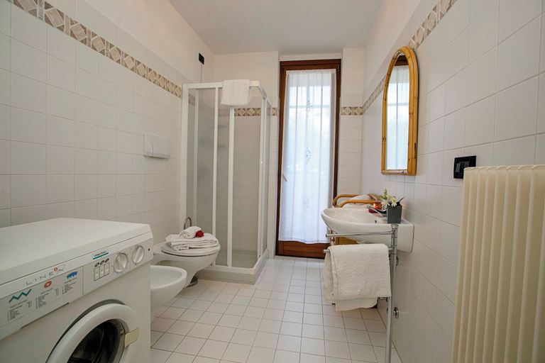 Bathroom 4, Appartamento Lara, Trento