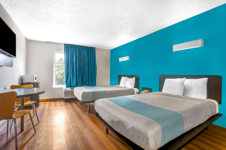 Bedroom 3, Motel 6 Raleigh, NC - North, Wake