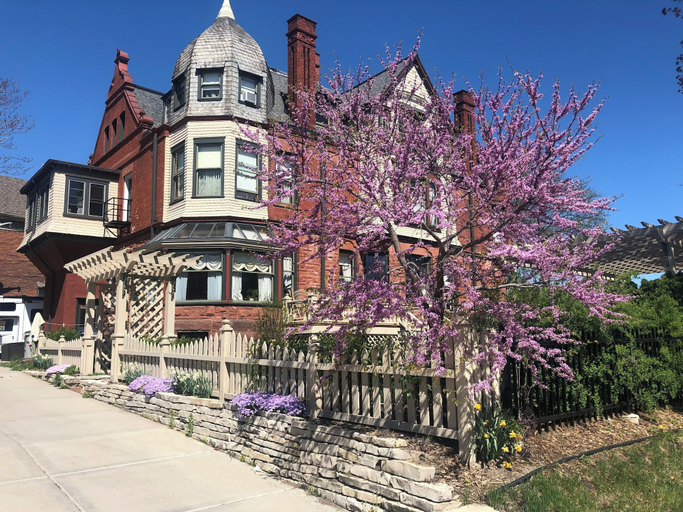 Exterior & Views 2, Schuster Mansion Bed & Breakfast, Milwaukee