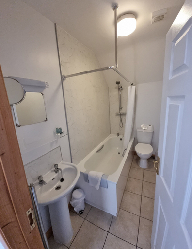 Bathroom 3, The City Inn, Pembrokeshire