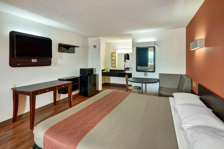 Bedroom 3, Motel 6 Lindale, TX, Smith