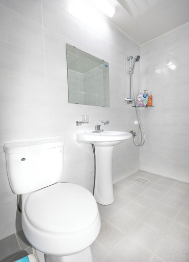 Bathroom 3, Wandonesia, Wando