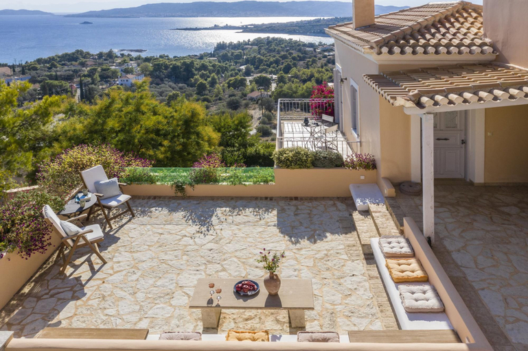 Room 4, Villa Kallisti - A Dream House With Amazing View, Peloponnese