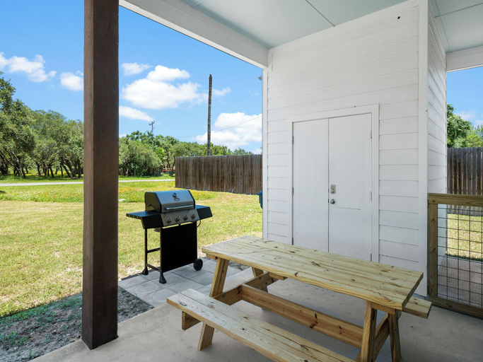 Others 3, Five Oaks Cottage by Miss Kitty’s, Aransas