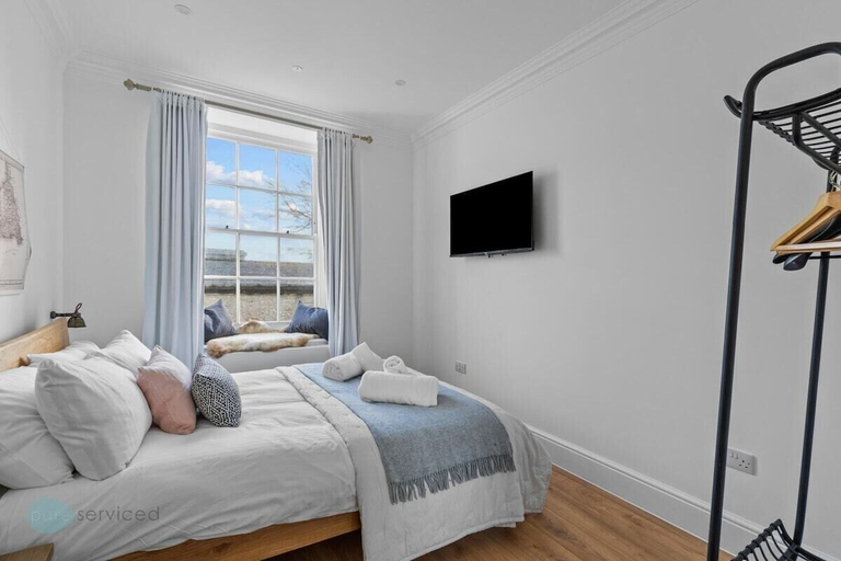 Bedroom, Luxury 2 bed Apartment Mount Wise Plymouth Parking, Plymouth