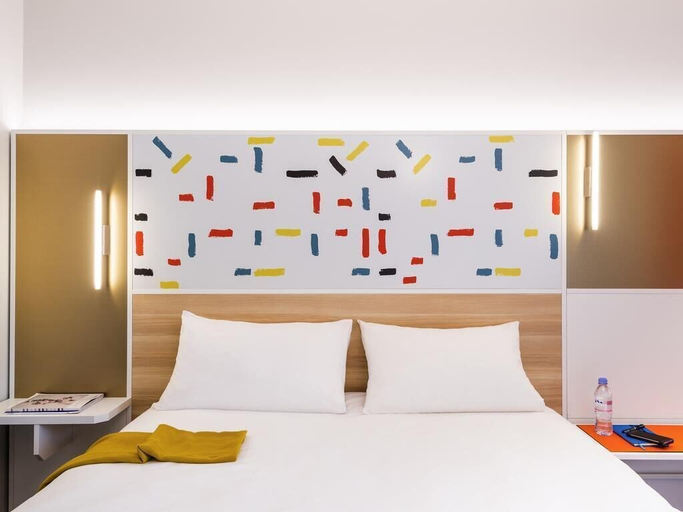 Bedroom 3, ibis Styles Guyancourt Versailles, Yvelines