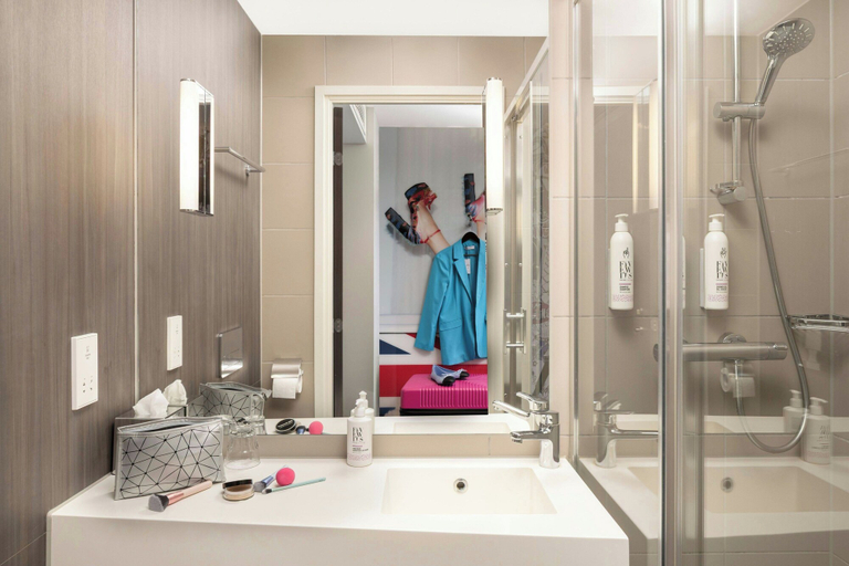 Bathroom 4, Moxy London Excel, London