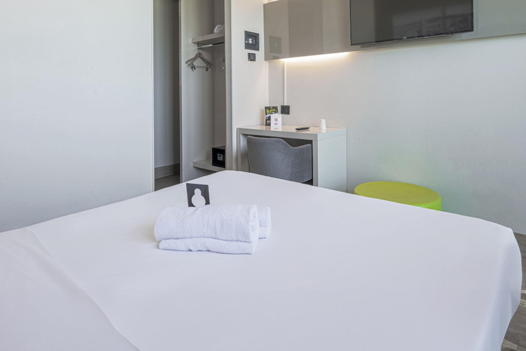 Bedroom 4, B&B Hotel Bologna, Bologna