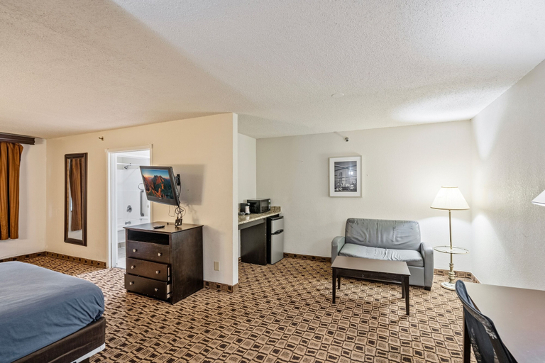 Bedroom 3, Coratel Suites, Sedgwick