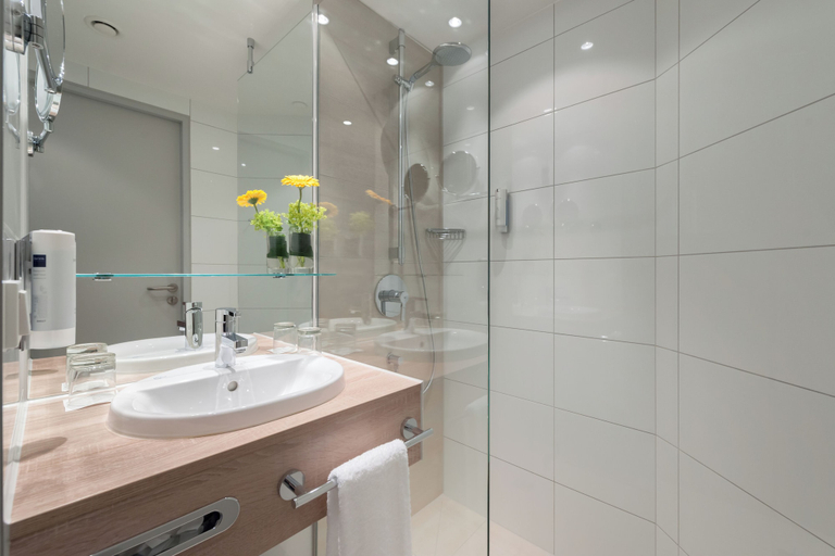 Bathroom 5, Essential by Dorint Stuttgart/Airport, Esslingen