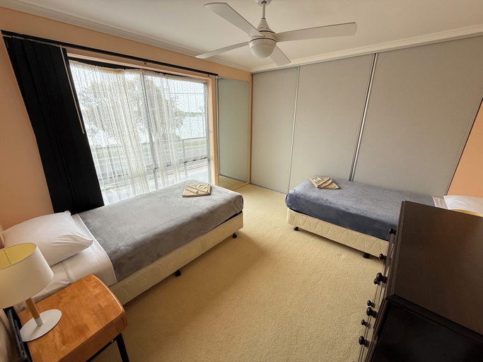Bedroom 3, Heyfield Motel & Apartments, E. Gippsland - Bairnsdale