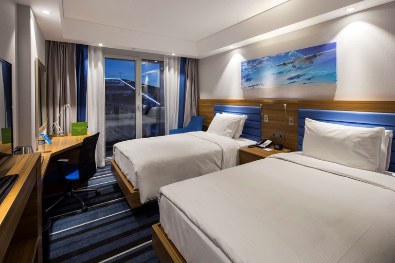 Bedroom 2, Hampton by Hilton Istanbul Kurtkoy, Tuzla