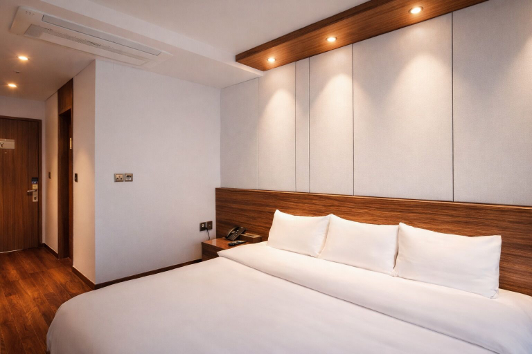 Bedroom 3, Western Grace Hotel, Jung