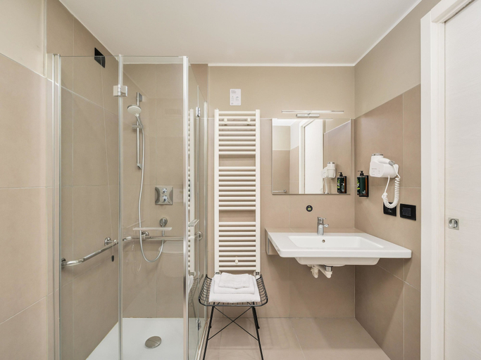 Bathroom 4, B&B Hotel Eurorest Conegliano, Treviso