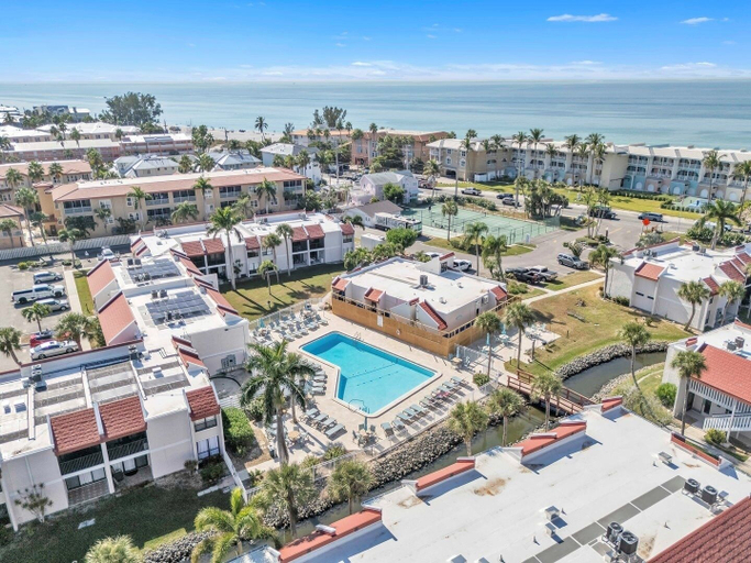 Others 5, Fun N Sun 1 Bedroom Condo by RedAwning, Manatee