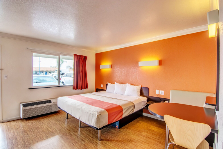 Bedroom 3, Motel 6 Manteca, CA, San Joaquin