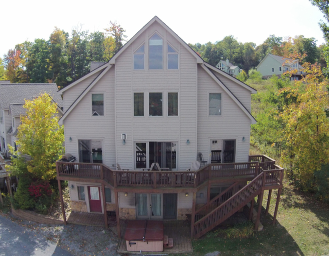 Exterior & Views