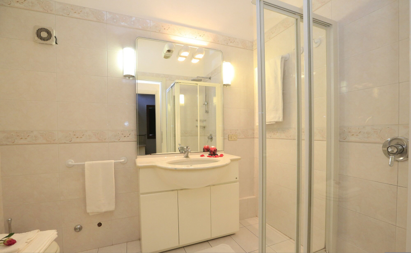 Bathroom 4, Bella Menaggio Panoramica, Como