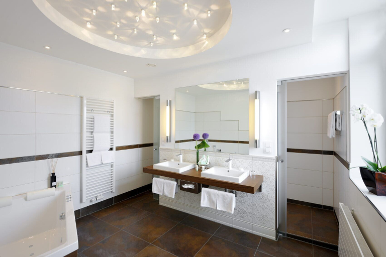 Bathroom 5, Kastens Hotel Luisenhof, Region Hannover