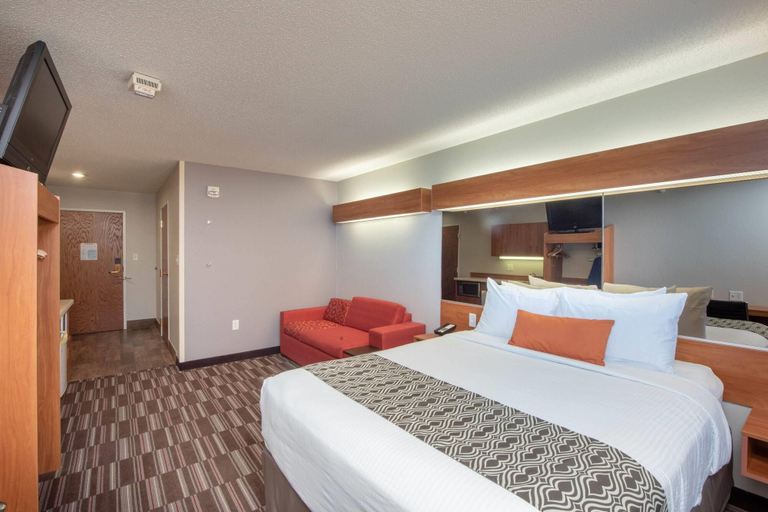 Bedroom 3, Microtel Inn & Suites by Wyndham Springfield, Sangamon