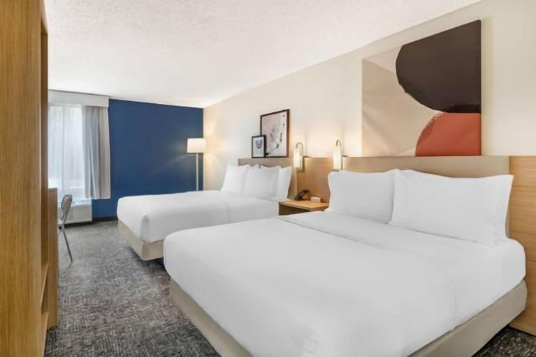 Bedroom 4, Spark by Hilton Roanoke Airport, Roanoke City
