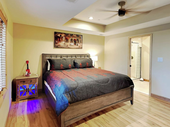 Bedroom 2, Fortune Mountain Retreat by Taylor Made Deep Creek, Garrett