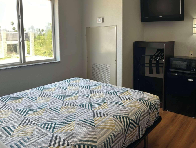 Bedroom 3, Motel 6 Mission, TX, Hidalgo