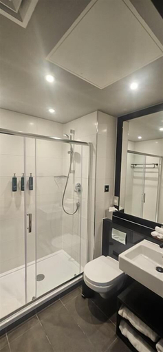 Bathroom 4, DoubleTree by Hilton London Kensington, London